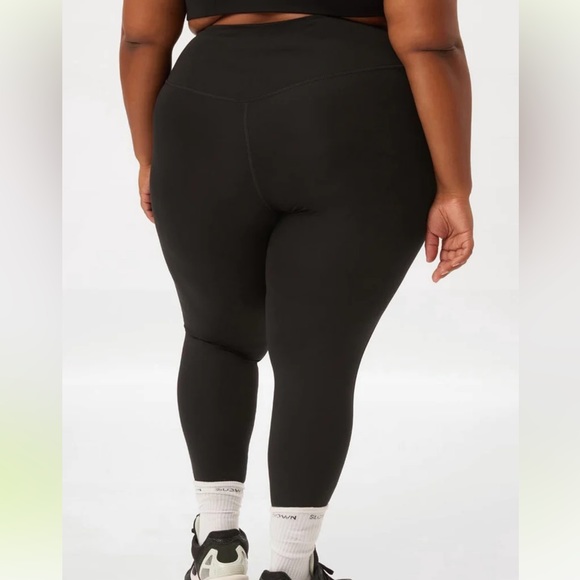 Compressive High-Rise Legging - Picture 3 of 6